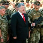 Порошенко ввел уголовное наказание за незаконное пересечение границы россиянами