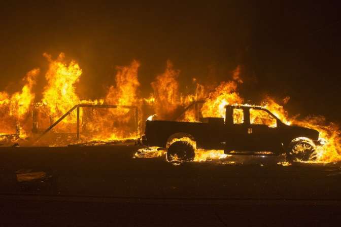 Трамп обвинил власти Калифорнии в допущении пожаров в штате