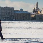 Петербуржцам запретили выходить на лед до 15 января. Нарушителей будут облагать штрафом
