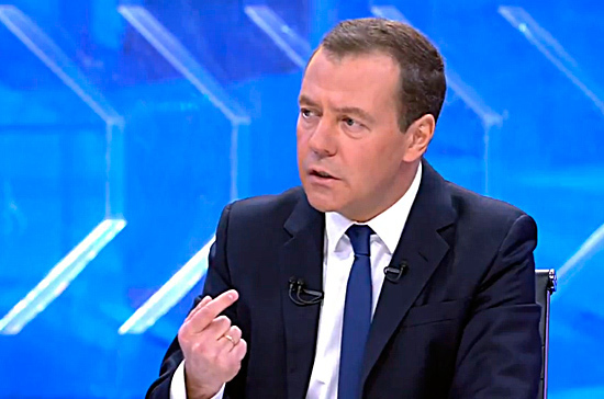 Медведев: США вводят санкции, чтобы задушить конкуренцию, однако в следствии этого пострадают сами