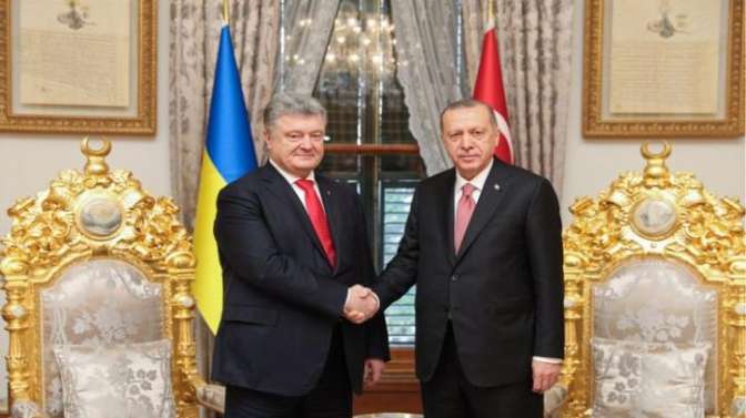 Порошенко предложил Эрдогану отправить турецких миротворцев в Донбасс
