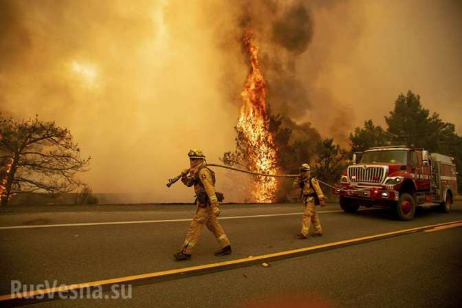 В Калифорнии лесной пожар уничтожил город Парадайс