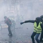 В репортера RT угодила пуля в процессе беспорядков в столице франции