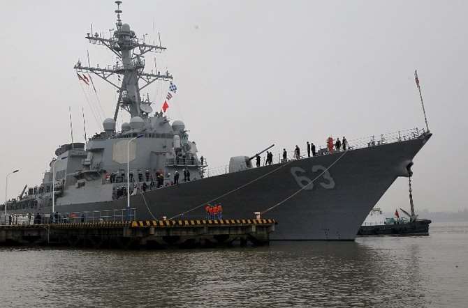 Боевой корабль США демонстративно приблизился к Владивостоку — Бросил вызов