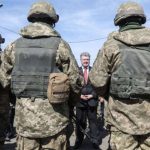 Порошенко в «Нью-Йорк Таймс» призвал Запад наказать В. Путина