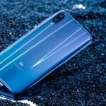 Пёстрый смартфон Xiaomi Mi Play стоит $160