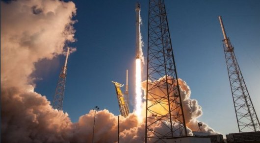 SpaceX запустила на орбиту сразу 64 спутника, установив 2 рекорда