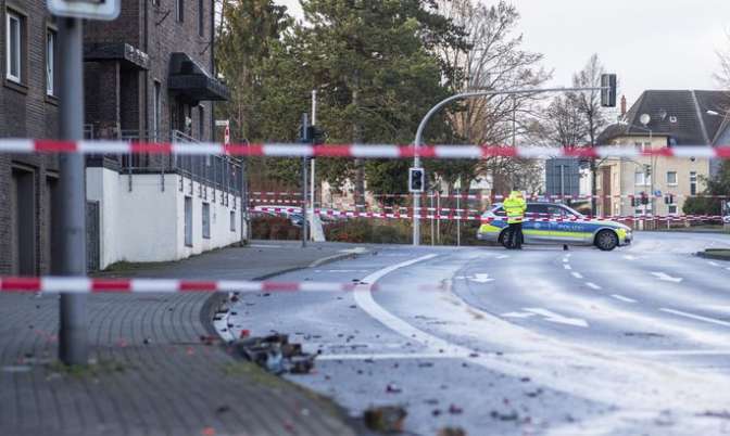 Четверо ранены в итоге наезда автомобиля в Германии