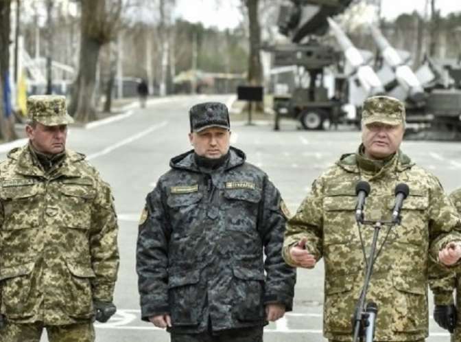 Порошенко был не нетрезвым, а получил в глаз — украинский корреспондент