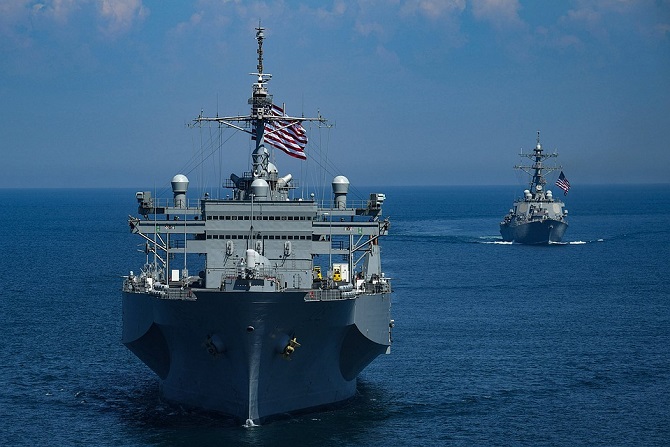 Корабли ВМФ сопровождают вошедшие в Балтийское море американские эсминцы