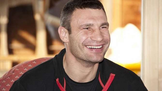 Русские пранкеры побеседовали с Кличко: «Пьяного Порошенко из-под стола достаём»