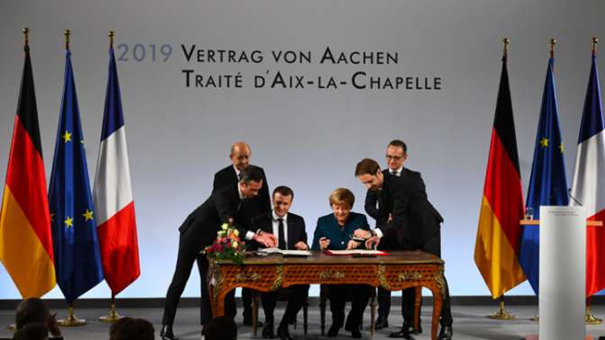 Любая вероятная помощь. Меркель поведала о новом контракте между ФРГ и Францией