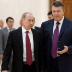 Янукович: Могу выезжать в любую страну мира