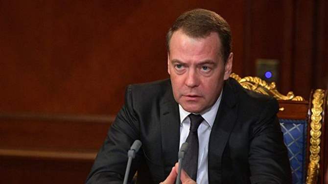 Д. Медведев утвердил госпрограмму по развитию Крыма и Севастополя