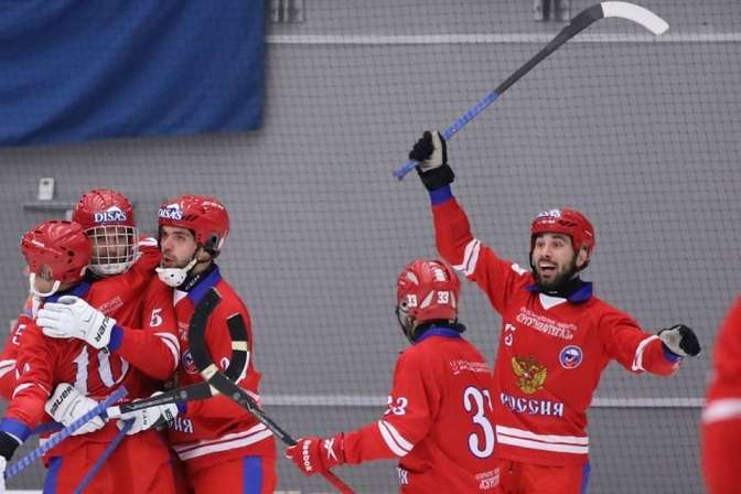 Хоккеисты сборной РФ победили на ЧМ