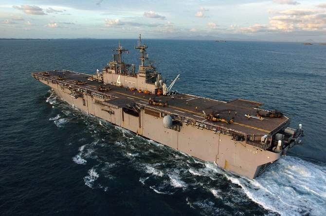 К Ирану Пентагон отправляет десятки кораблей