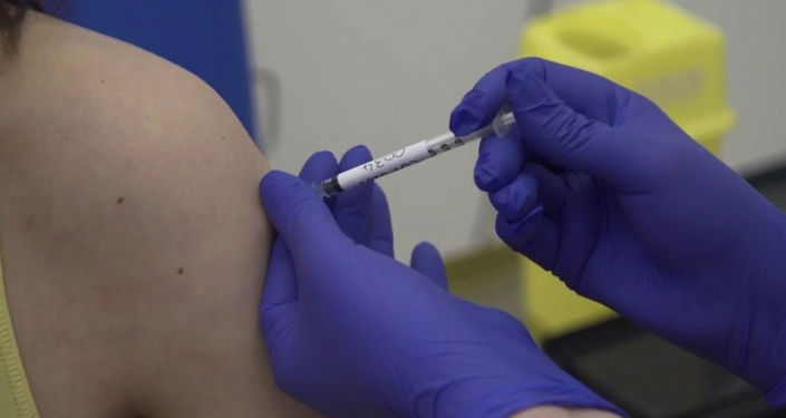 Австралийцы могут получить бесплатную вакцину против коронавируса в начале следующего года, заявил премьер-министр Скотт Моррисон