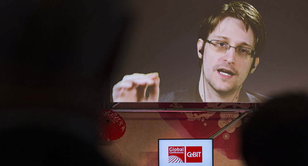 Эдвард Сноуден критикует Amazon за прием на работу бывшего директора Агентства национальной безопасности США