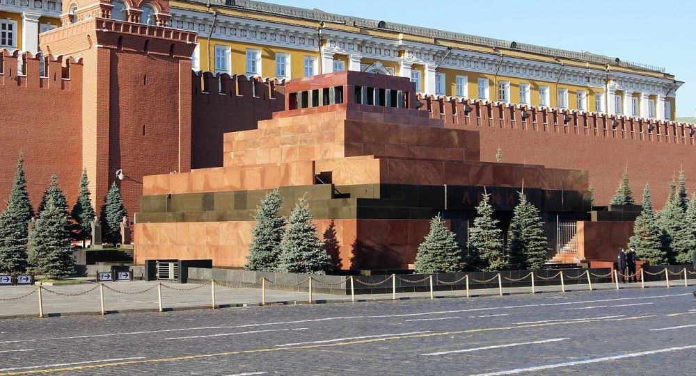Лидер ЛДПР предлагает кремировать забальзамированное тело Ленина вместо того, чтобы продавать его художнику
