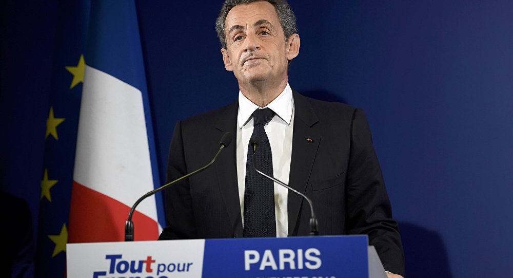 Саркози из Франции в «Расистском кораблекрушении» после того, как использовал слово «обезьяна» в качестве предположения в дебатах о «N-слове»