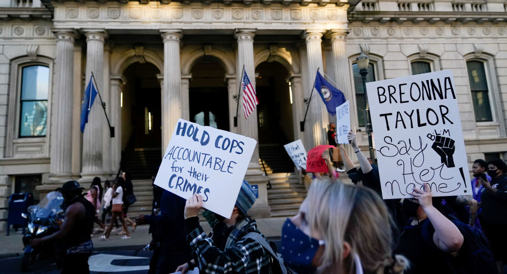 В прямом эфире: Вашингтон, округ Колумбия, протестующие требуют справедливости для Бреонны Тейлор после решения Большого жюри