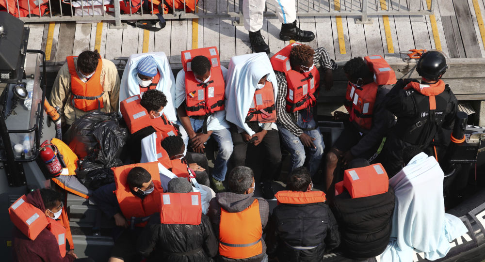 Незаконное спасение?  Пограничные силы Великобритании тайно задержали мигрантов во французских водах, говорится в отчете