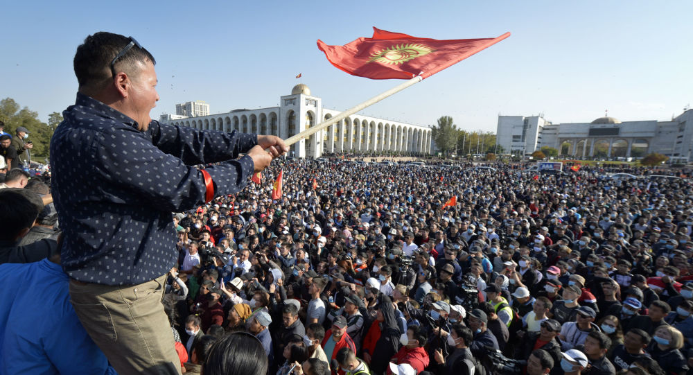 Четыре оппозиционные политические партии Кыргызстана выдвинули единого кандидата на пост премьер-министра