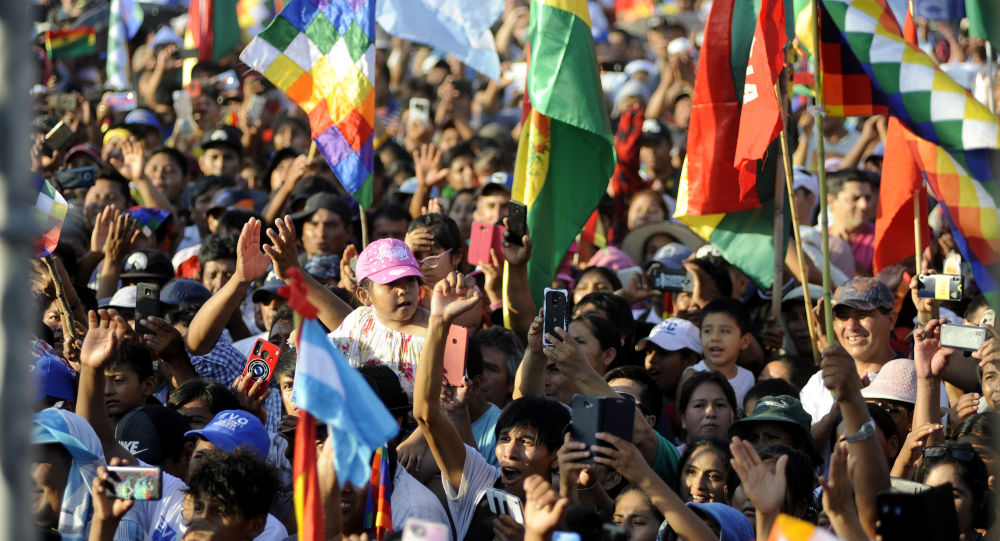 Голосование заканчивается на большинстве избирательных участков в Боливии, отчеты Верховного избирательного трибунала