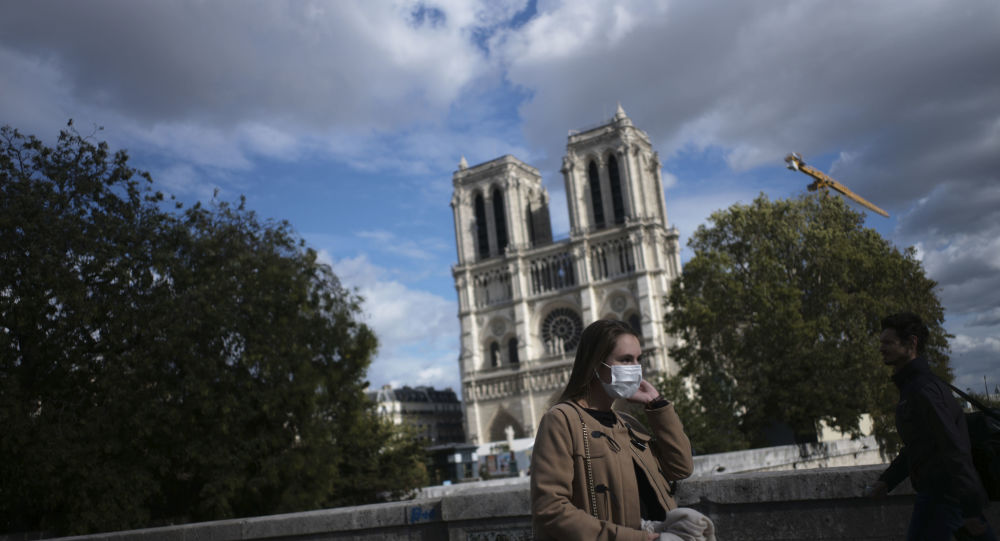 Канцелярия премьер-министра заявляет, что Париж попал в список главных предупреждений о коронавирусе