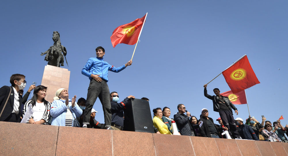 Выборы президента Кыргызстана назначены на 10 января