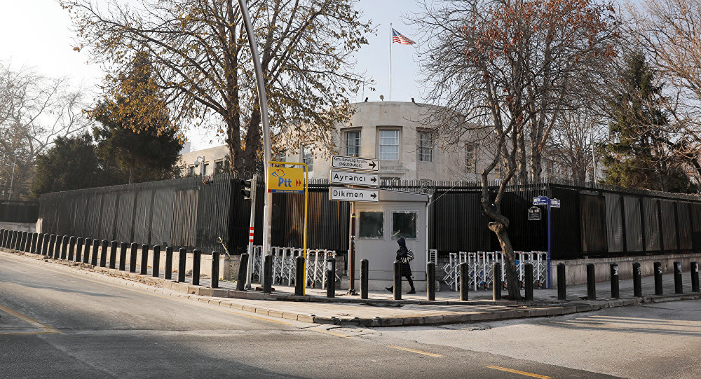 США приостанавливают оказание визовых услуг в Турции из-за сообщений о потенциальных террористических атаках, сообщает посольство