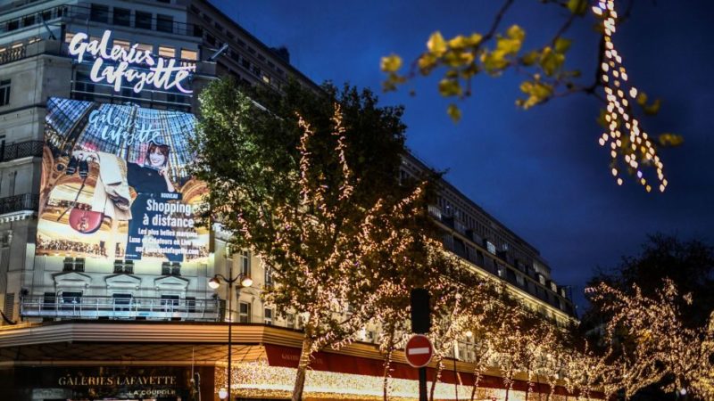 Французская сеть универмагов Galeries Lafayette ожидает, что оборот в 2020 году сократится вдвое