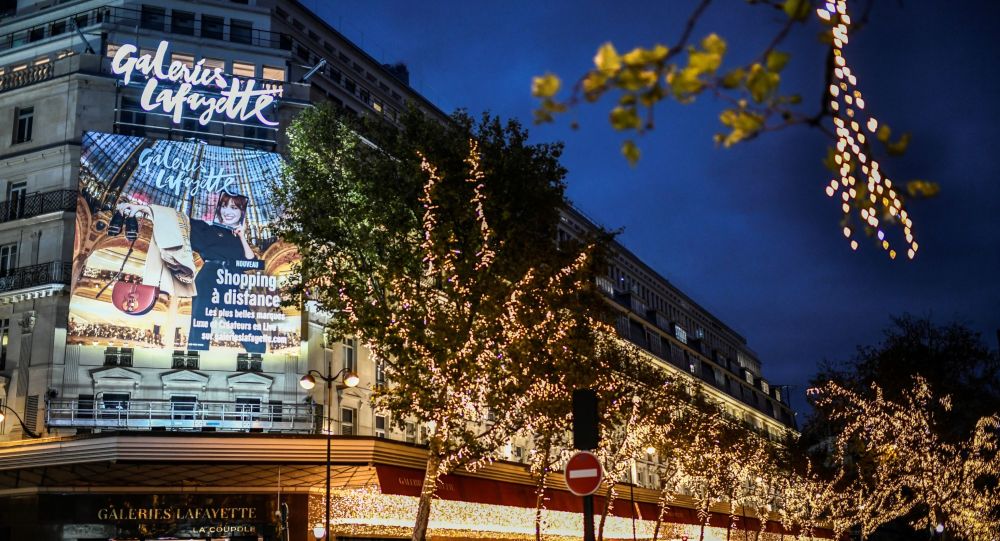 Французская сеть универмагов Galeries Lafayette ожидает, что оборот в 2020 году сократится вдвое