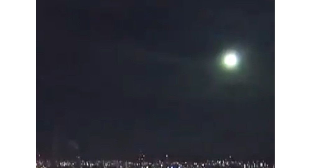 ‘Яркий, как полная луна’: огненный шар замечен в ночном небе над Японией