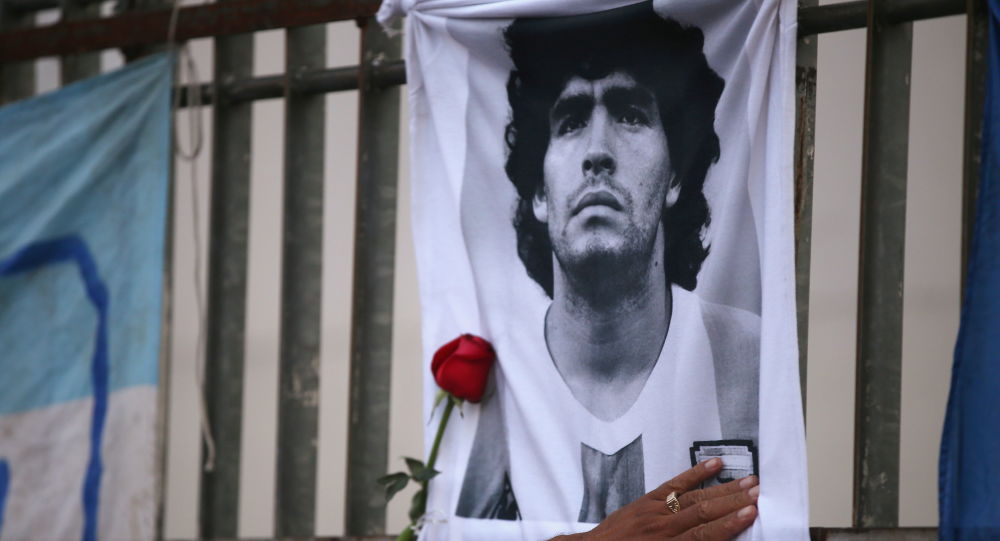 Марадона похоронен на кладбище в Белла Виста недалеко от Буэнос-Айреса, говорится в отчете