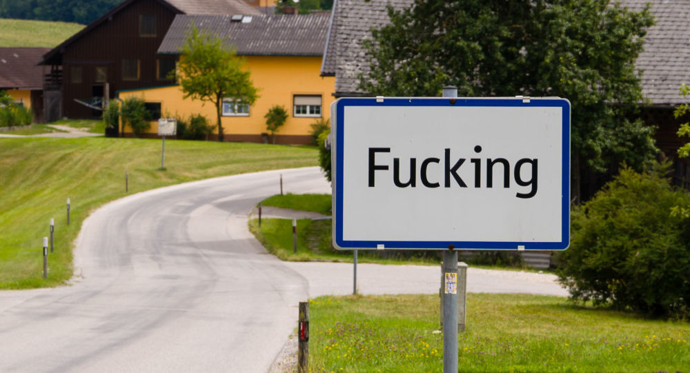 Невероятная драка!  Австрийская деревня откажется от злого непристойного имени