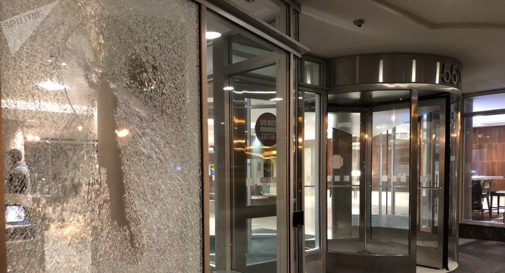 Российские репортеры заявили, что в отеле Holiday Inn в Вашингтоне произошла стрельба — Фото
