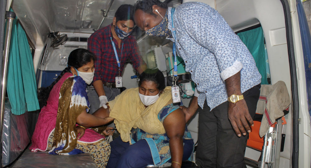 Более 100 человек по-прежнему госпитализированы в штате Андхра-Прадеш в Индии после вспышки «таинственной болезни»