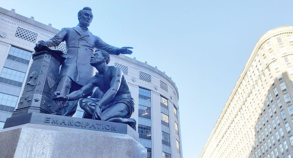 Отменить культуру: Бостонский мемориал освобождения Авраама Линкольна и уничтоженного освобожденного раба