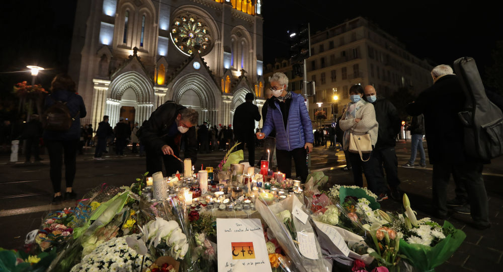 По словам министра, Франция изгнала еще 75 иностранных экстремистов в рамках контртеррористических ответных мер