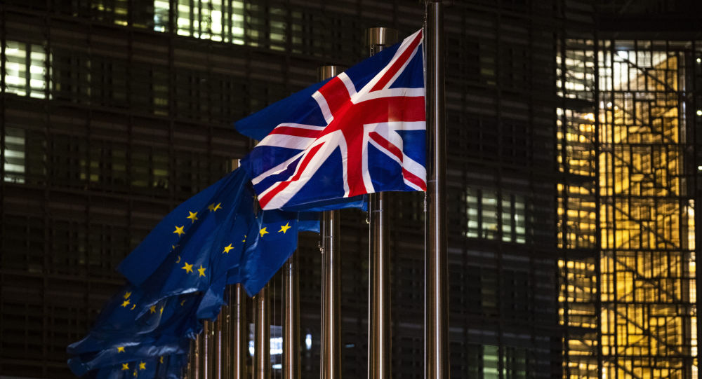 В сообщениях говорится, что Великобритания отказывается предоставить послу ЕС полный дипломатический статус