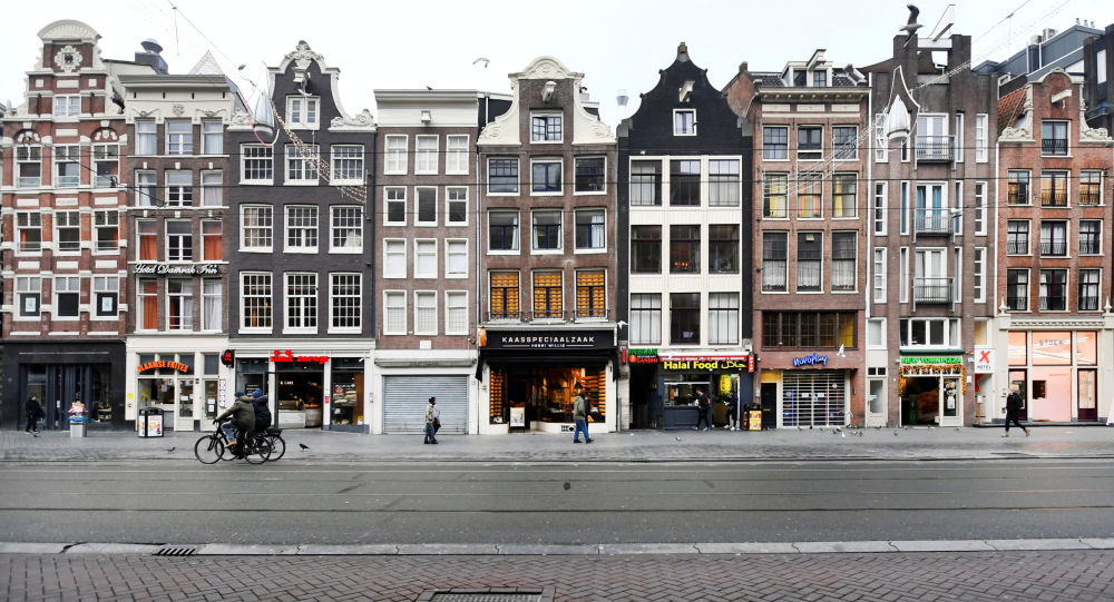 Ситуация в Амстердаме — первый после Второй мировой войны комендантский час, призванный ограничить распространение COVID-19