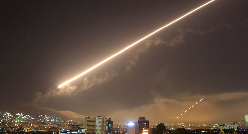 Сирийские средства ПВО отражают «израильскую агрессию» в небе над Дамаском, сообщение государственных СМИ