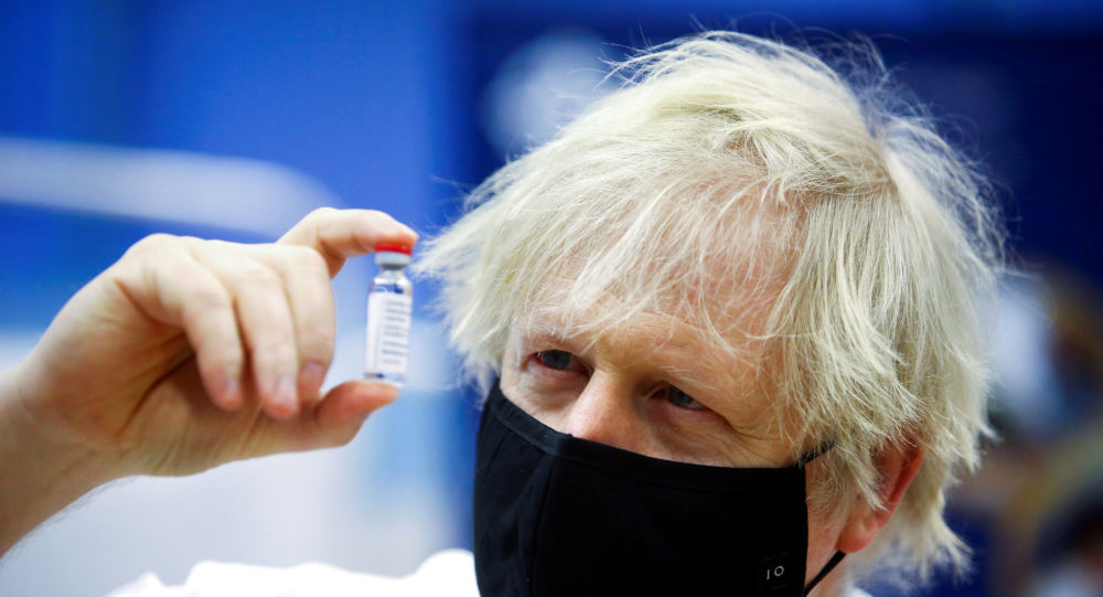 Борис Джонсон поддерживает вакцину AstraZeneca COVID-19 после того, как страны остановили укол из-за паники по поводу свертывания крови