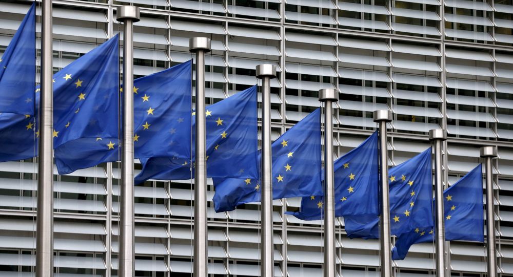 ЕС призвал российского представителя осудить запрет Москвы на въезд европейским чиновникам
