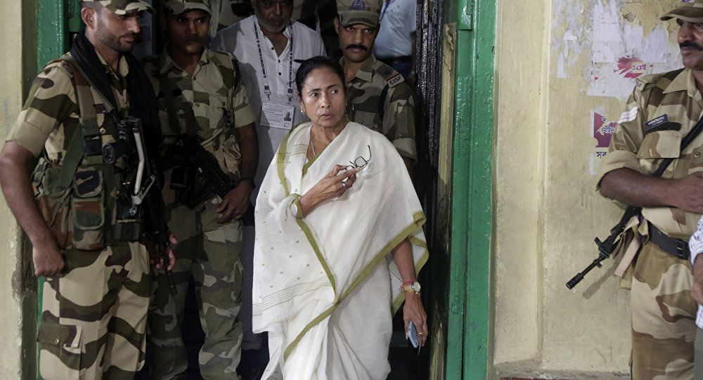 Избирательная комиссия Индии обвинила главу Западной Бенгалии Мамату Банерджи за «увековечение мифов»