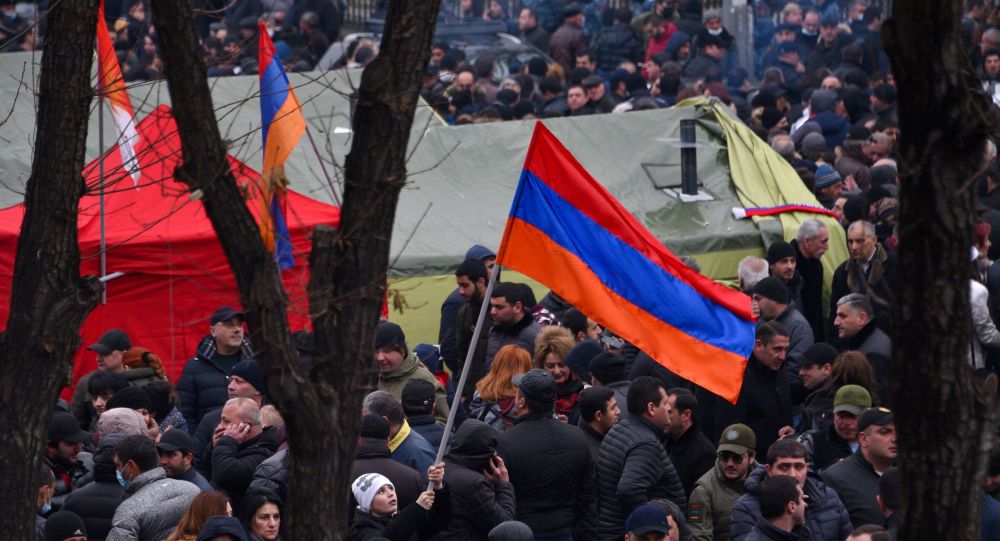 Лидер армянской оппозиции Манукян заявил, что президент Саркисян согласился встретиться