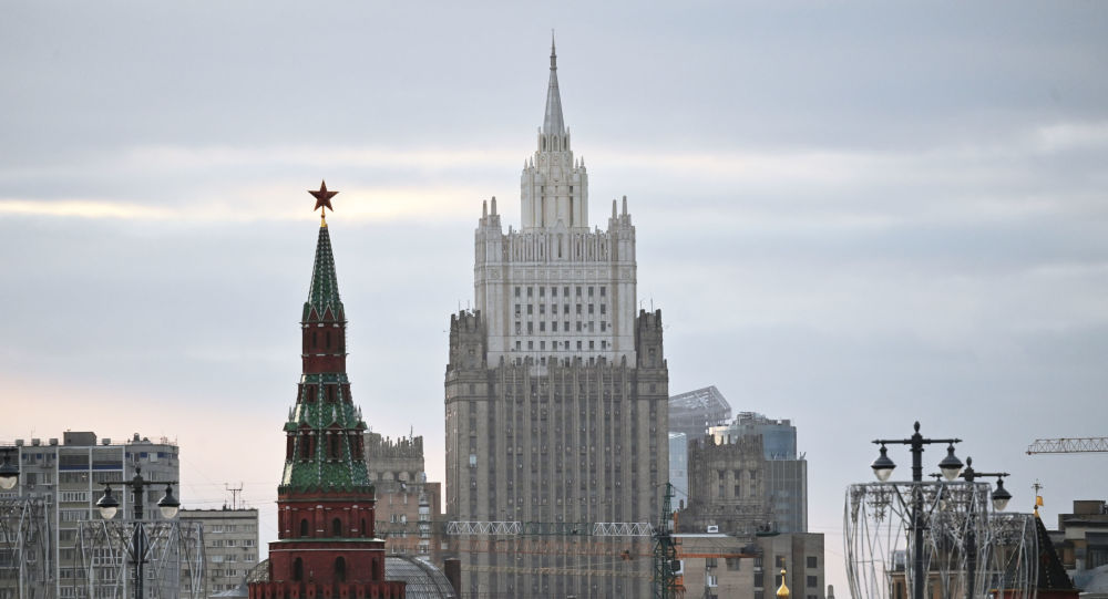 Только 5 чешских сотрудников останутся в посольстве в России среди дипломатического ряда