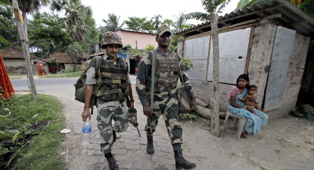 Повышение безопасности в индийском штате Западная Бенгалия, охваченном опросами, в условиях политических столкновений