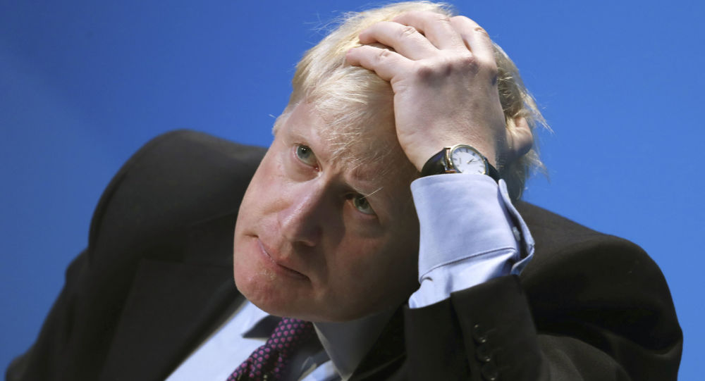 Премьер-министр Великобритании Борис Джонсон признал, что власти должны были ввести первую изоляцию раньше, сообщают СМИ